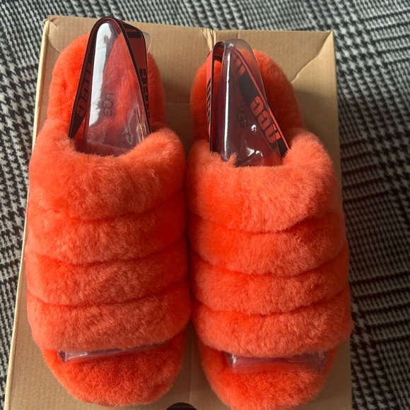 UGG BRAND NEW!  Vibrant Orange Fluffy Slippers - Picture 6 of 8